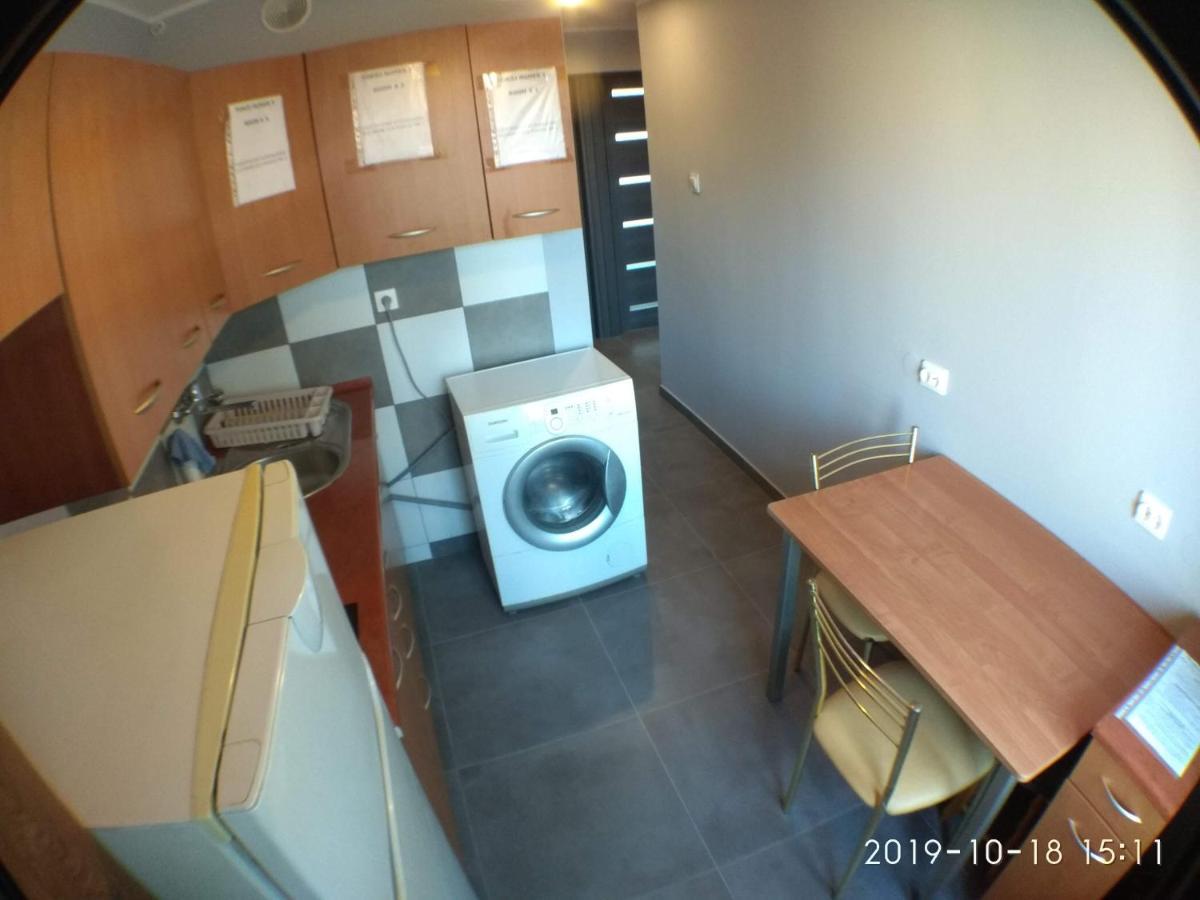 2120 Przyjazni 4 - Tanie Pokoje - Samodzielne Zameldowanie - Self Check In Πόζναν Εξωτερικό φωτογραφία