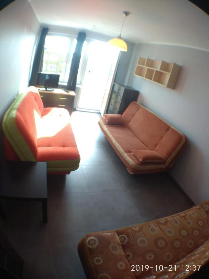 2120 Przyjazni 4 - Tanie Pokoje - Samodzielne Zameldowanie - Self Check In Πόζναν Εξωτερικό φωτογραφία